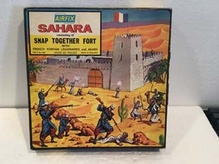 Airfix Model Kits - Sahara Snap Together Fort with French Foreign Legionaires and Arabs