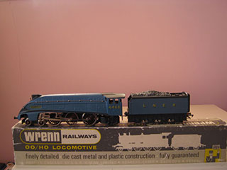 Wrenn W2210 Class A4 4-6-2 LNER Carter Blue R/N 4468 Mallard Packer No 6
