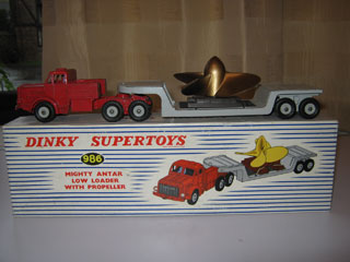 Dinky SuperToys 986 Mighty Antar Low Loader with Propeller