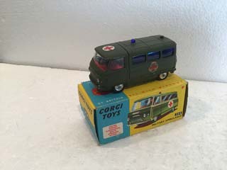 Corgi Toys 354 Commer Military Ambulance