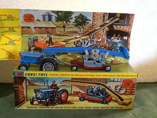 Corgi Toys Gift Set No 47 Working Conveyor on Trailer With Ford 5000 Super Major Tractor & Driver