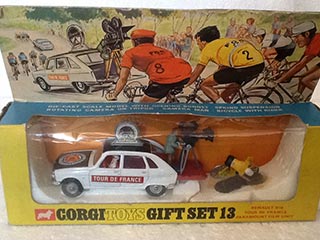 Corgi Gift Set No 13 Renault R16 Tour De France Paramount Film Unit