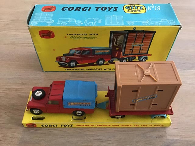Corgi Toys Gift Set No 19 Chipperfields Land-Rover with Elephant and Cage on Trailer - Aquitania Collectables