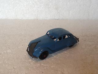 Dinky Toys Vintage 30A Chrysler Airflow Saloon