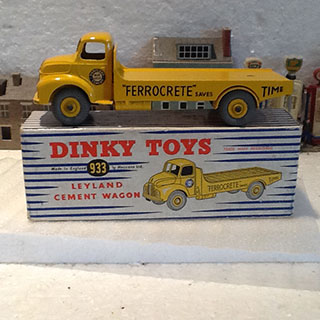Dinky Toys 933 Leyland Comet Cement Wagon, Yellow Body and Hubs, Portland Blue-Circle Cement