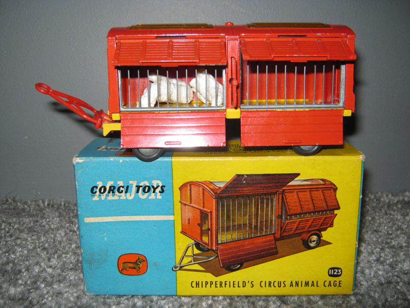 Corgi Major Toys 1123 Chipperfield's Circus Animal Cage, Red Body Yellow Chassis, Smooth or Spun Hubs (Polar Bears)