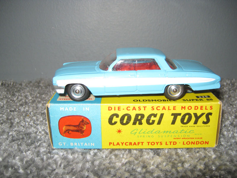 Corgi Toys 235 Oldsmobile Super 88 Light Blue Body Red Interior White Side Flash