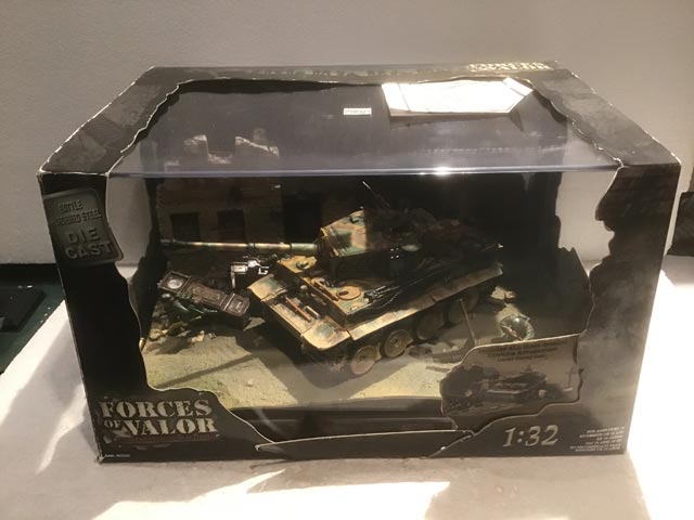 Forces of Valor Tank Military Diecast Model at Aquitania Collectables