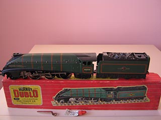 Hornby Dublo Two Rail 2211 A4 4-6-2 Golden Fleece R/N 60030 BR Green