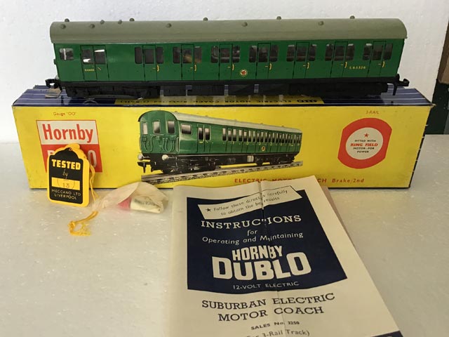 Hornby Dublo 3250 Class 501 Suburban Electric Motor Coach Brake/2nd 3-Rail OO Gauge - Aquitania Collectables