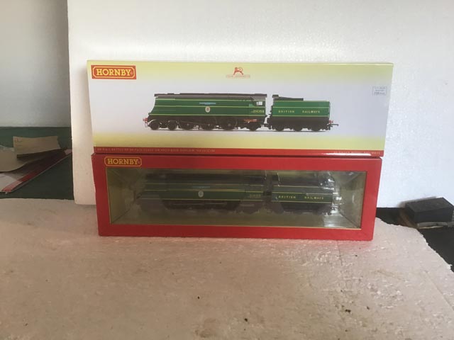 Hornby Railways R3525 BR Battle Of Britain Class Locomotive Sir Archibald Sinclair DCC Ready