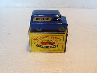 Matchbox Series 1-75 No 25 Bedford 12 cwt Van Dunlop