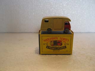 Matchbox Series 1-75 No 35 ERF Marshall Horse Box