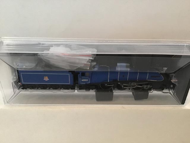 Dapol Railways 25-008-004 LNER Class A4 Locomotive Mallard R/N 60022 BR Blue Livery