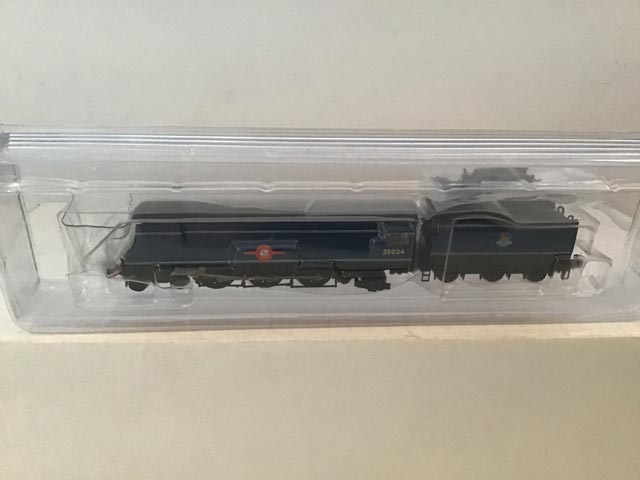 Graham Farish By Bachmann 372-310 SR Merchant Class Locomotive East Asiatic Company R/N 35024 BR Express Blue Livery