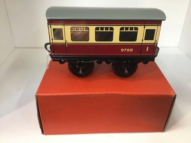 Hornby No 21 Coach