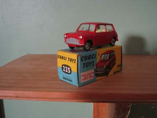 Corgi Toys 225 Austin 7 (Mini) Saloon