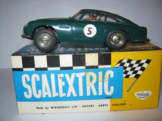 Scalextric Aston Martin DB4 GT C68