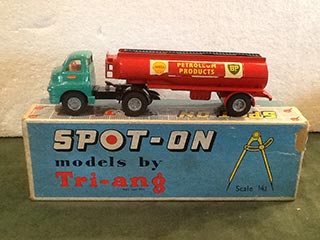 Spot On Model 158A/2 Bedford S Type 2000 Gallon Shell BP Tanker