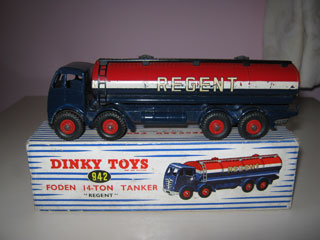 Dinky Toys 942 Foden 14-Ton Tanker Regent