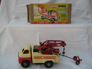 Tri-ang Minic Bedford No 3142 No 3 Bedford Crash Truck with Rear Searchlight