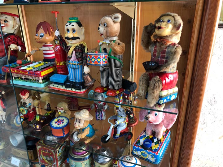 Grant's Trip to Malta Toy Museum - Floor 3 Dolls