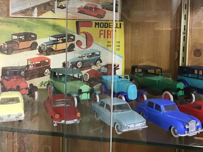 Valuations on Models and Diecast Toys by Aquitania Collectables